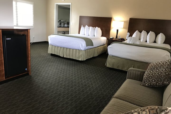 Dinosaur Inn & Suites