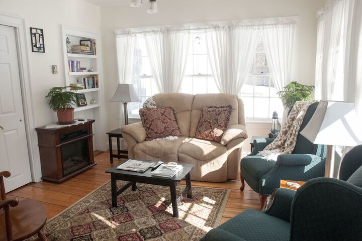 Candlebay Inn