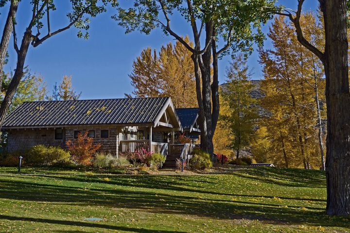Sun Mountain Lodge