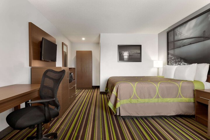 Room 27 of 54