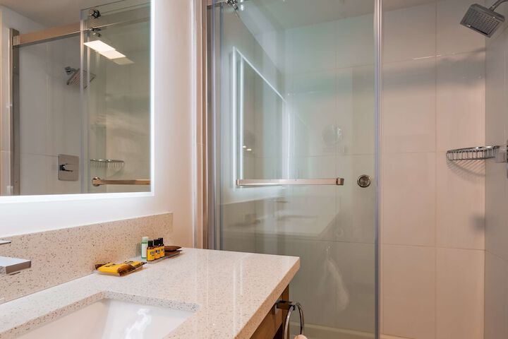 Room 20 of 28