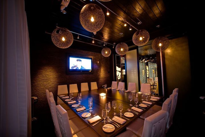 Dining 26 of 33