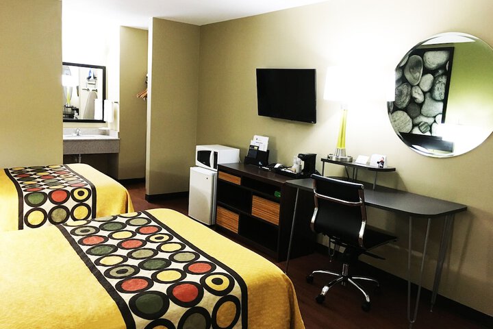 Super 8 by Wyndham Bryant Little Rock Area