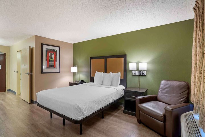 Room 17 of 29