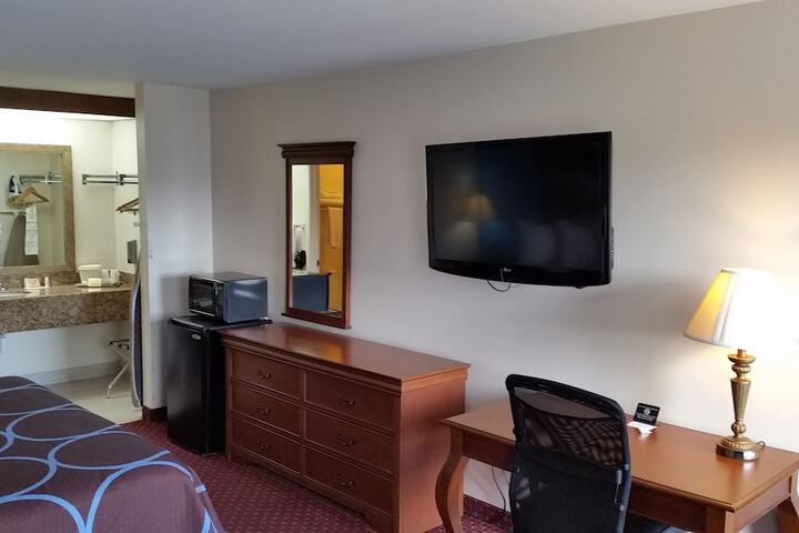 Room 11 of 46