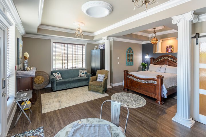 Room 105 of 159