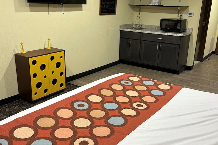 Room 16 of 24