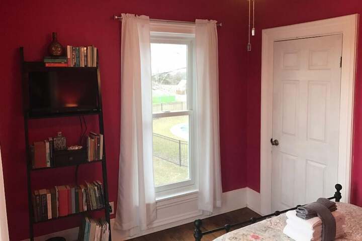 Room 27 of 48