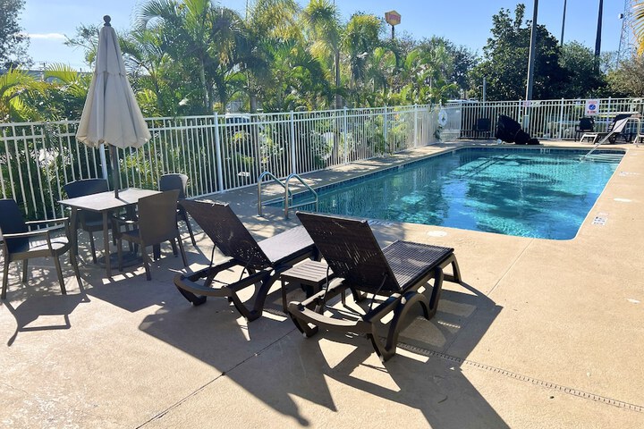 Pool 5 of 34