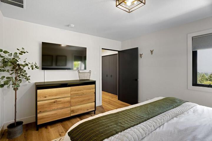 Escape to Wine Country Luxurious Getaway Awaits