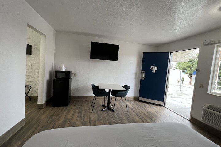 Room 17 of 32
