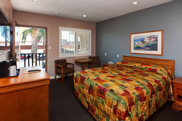 Room 15 of 33