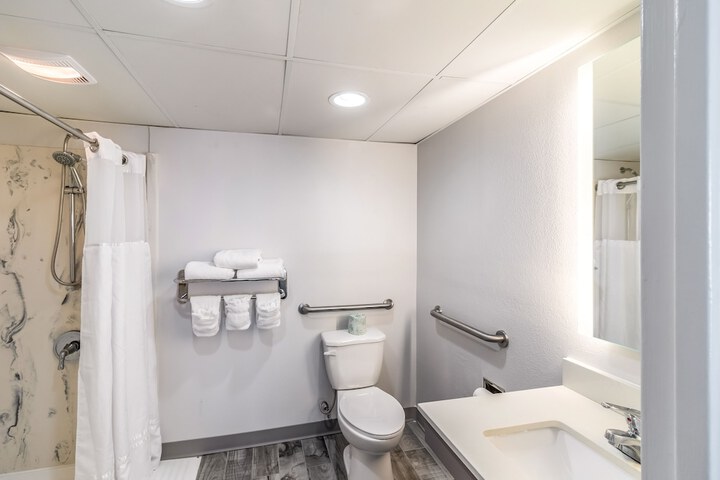 Room 12 of 26
