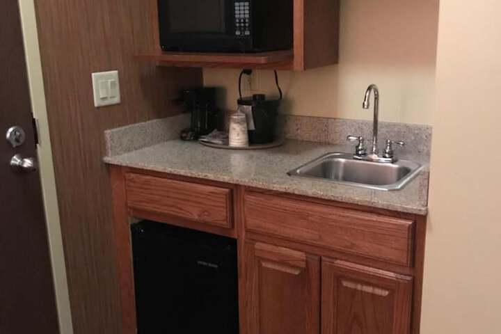 Randolph Inn and Suites