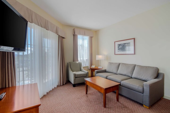 Room 27 of 43
