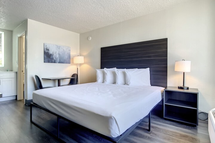Room 16 of 22