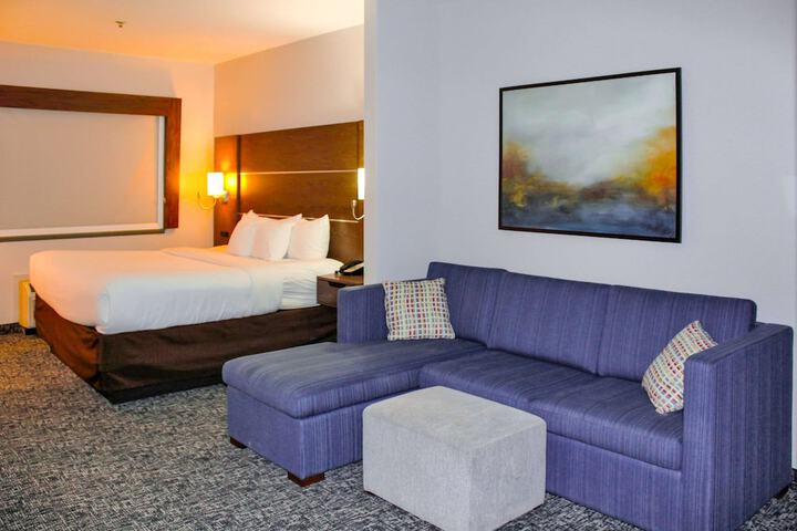 Room 18 of 37