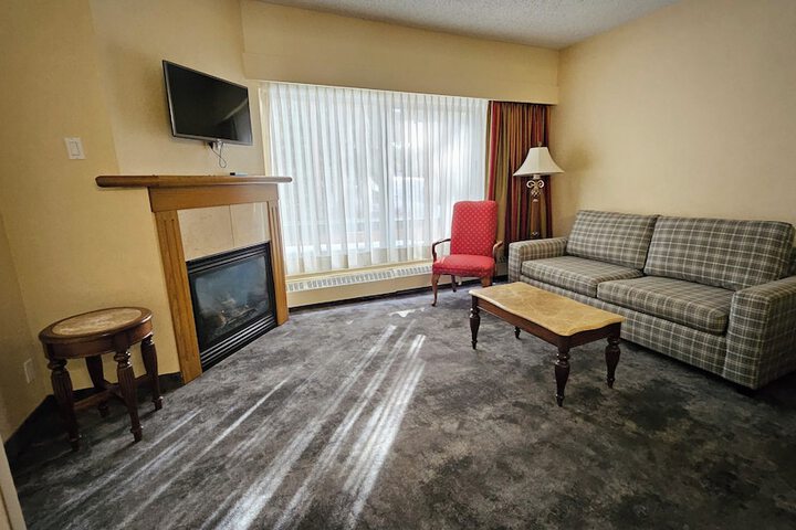 Room 130 of 191