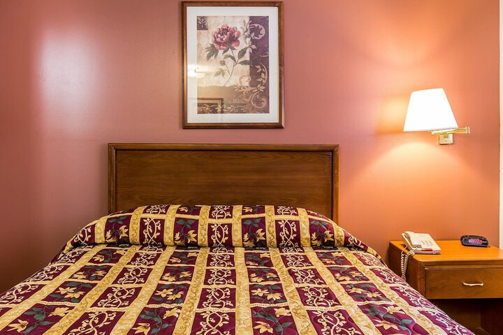 Room 18 of 33