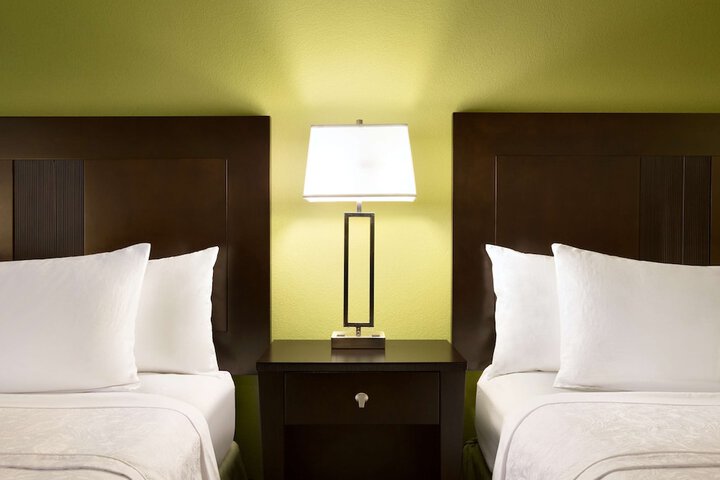Room 27 of 43