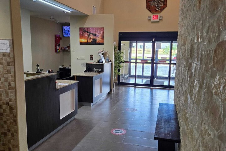 Karnes City Lodge