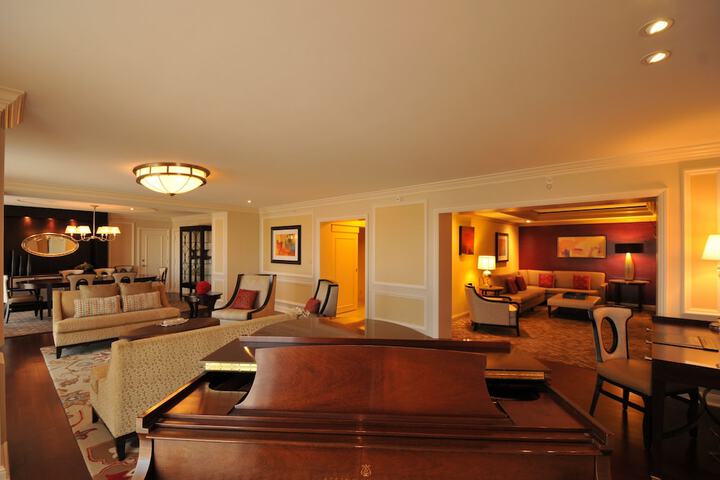 Room 32 of 90