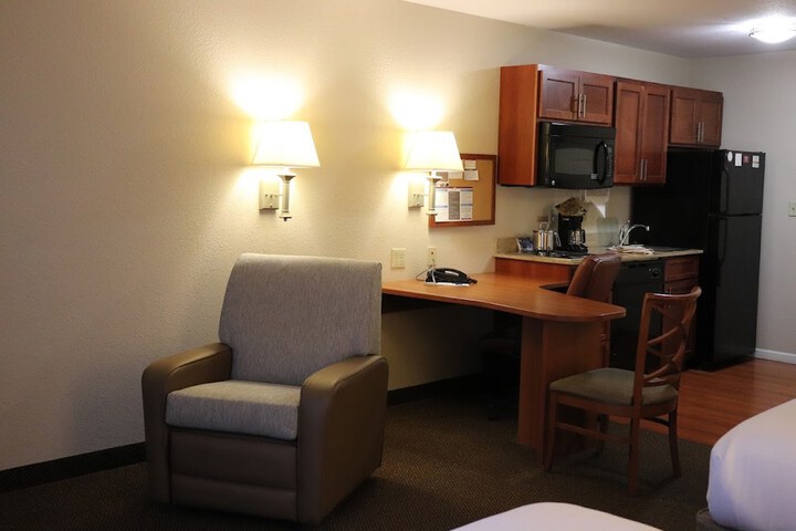 Room 73 of 85