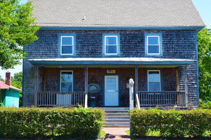 Main Street Suite House- 5 bedrooms