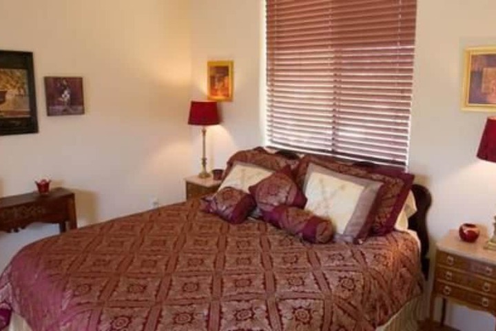 Room 12 of 27