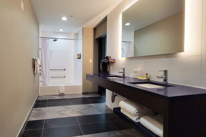 Room 14 of 24