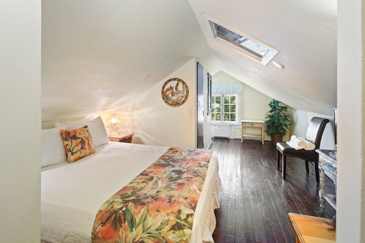 Room 32 of 61