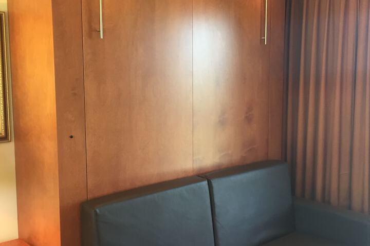 Room 10 of 35