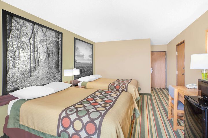 Room 6 of 15
