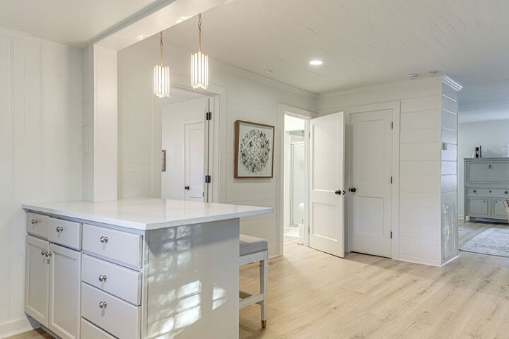 Walk Downtown & Canton Street: Roswell Retreat!
