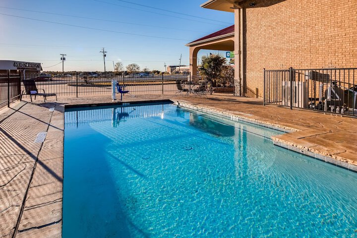 Pool 3 of 27