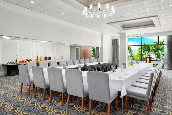 Courtyard by Marriott Boston-Cambridge