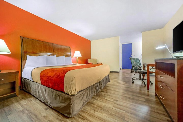 Econo Lodge Inn & Suites Brookings