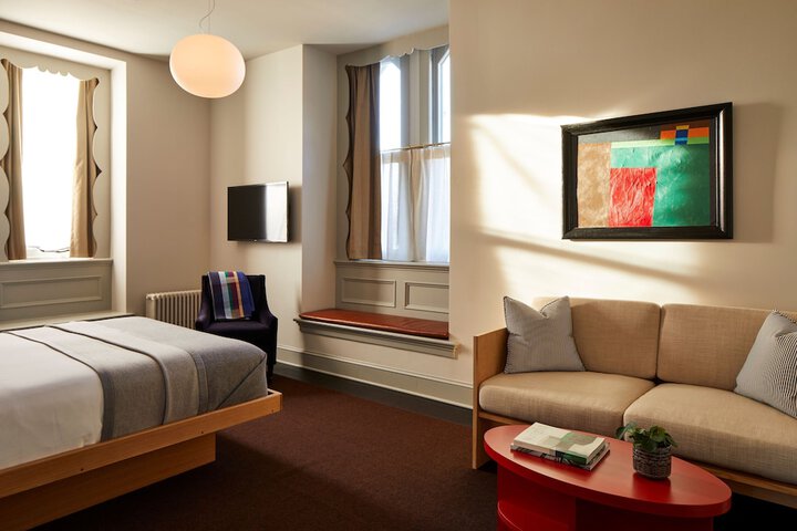 Room 12 of 32