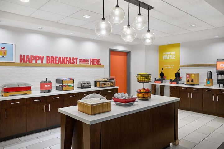 Hampton Inn & Suites Detroit / Troy