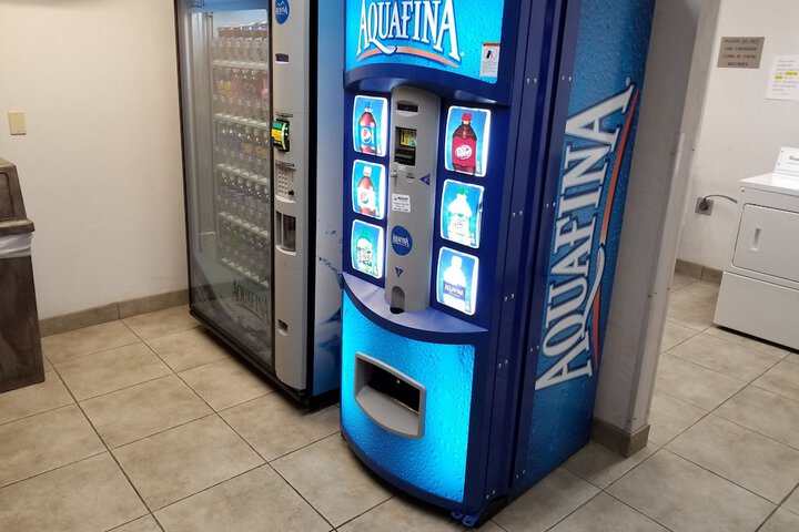 Super 8 by Wyndham Bellingham Airport / Ferndale