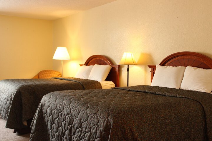 Shawano Four Seasons Hotel