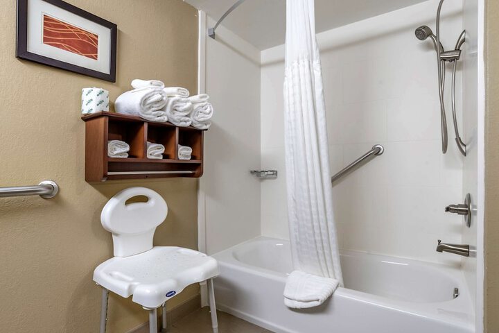 Room 16 of 25