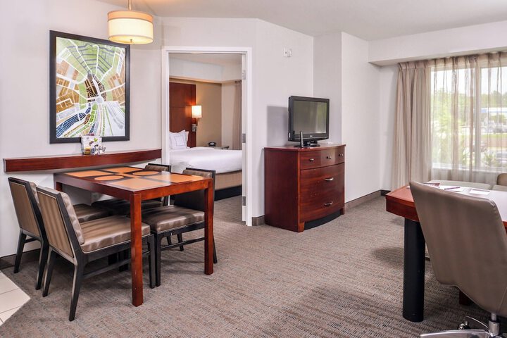 Room 16 of 27
