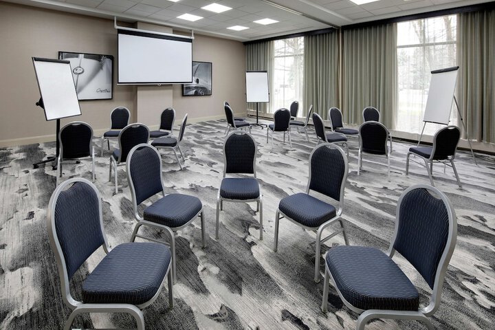 Embassy Suites by Hilton Detroit Troy Auburn Hills