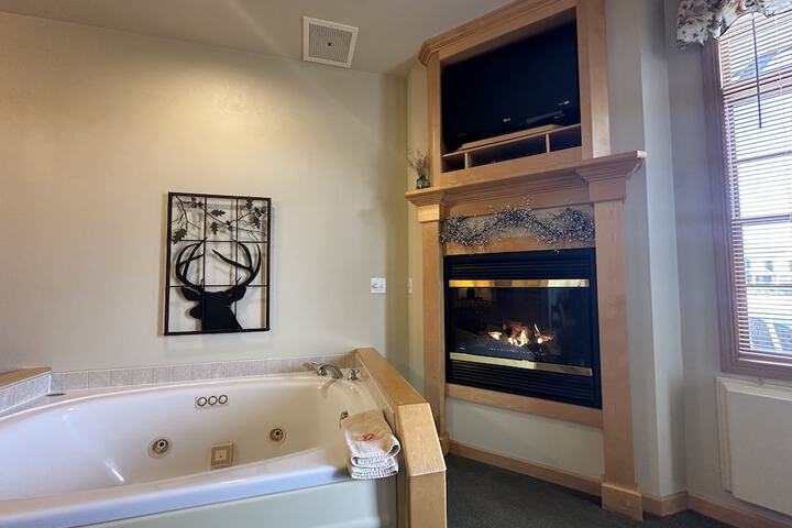 Birchwood Lodge
