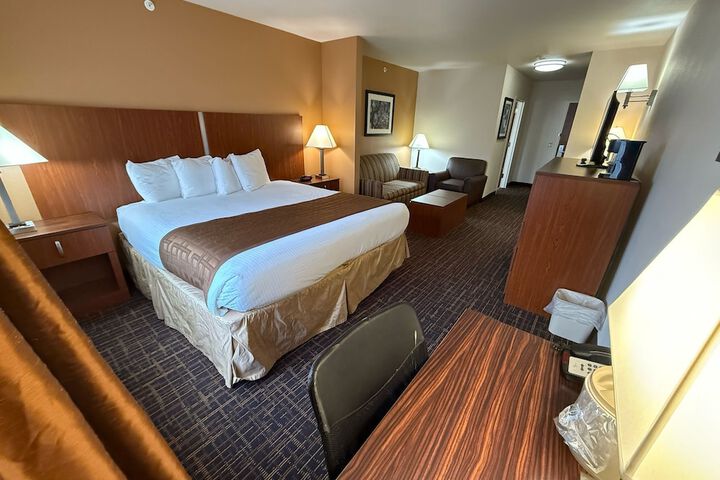 Richland Inn & Suites