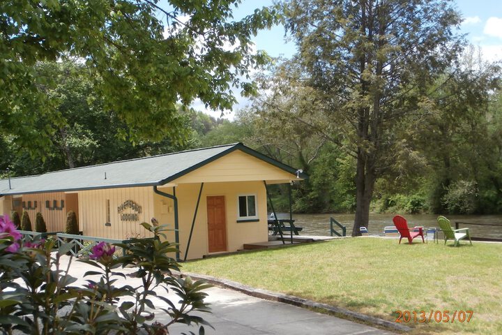 Riverbend Lodging
