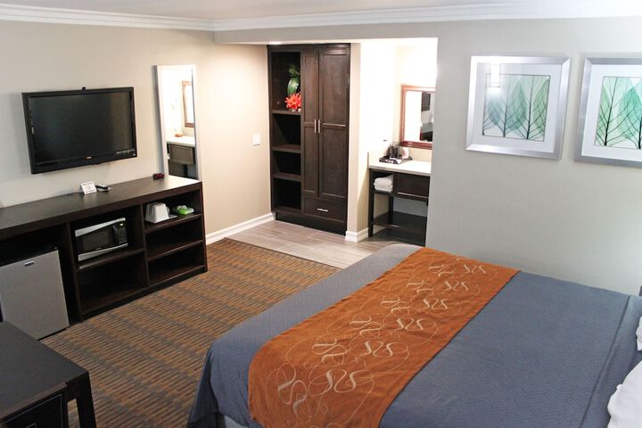 Room 28 of 67