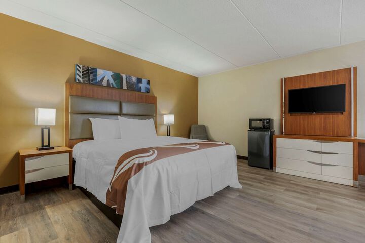 Room 16 of 40