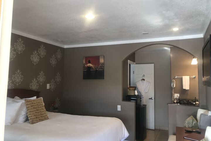 Room 63 of 91